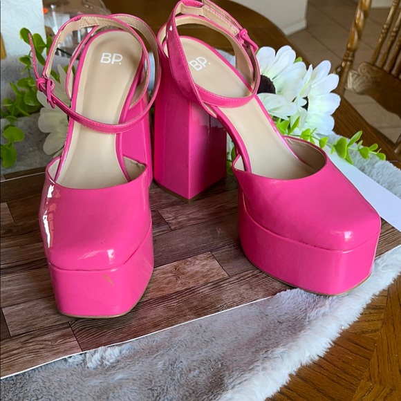 bp Pink Platform Shoes with Glossy Finish and Ankle Strap - Picture 7 of 7